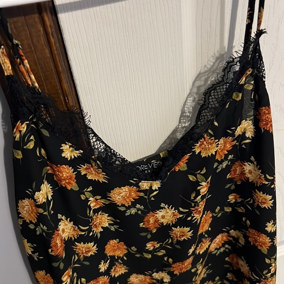 String blouse - Picture 2 of 3